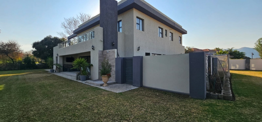 5 Bedroom Property for Sale in The Islands Estates North West